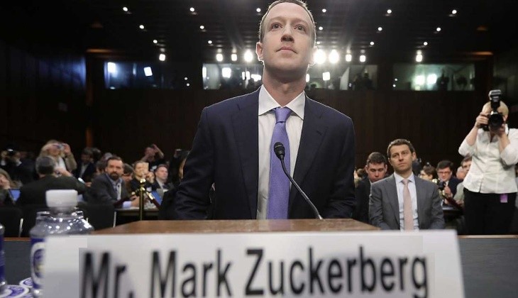 Mark Zuckerberg en el senado