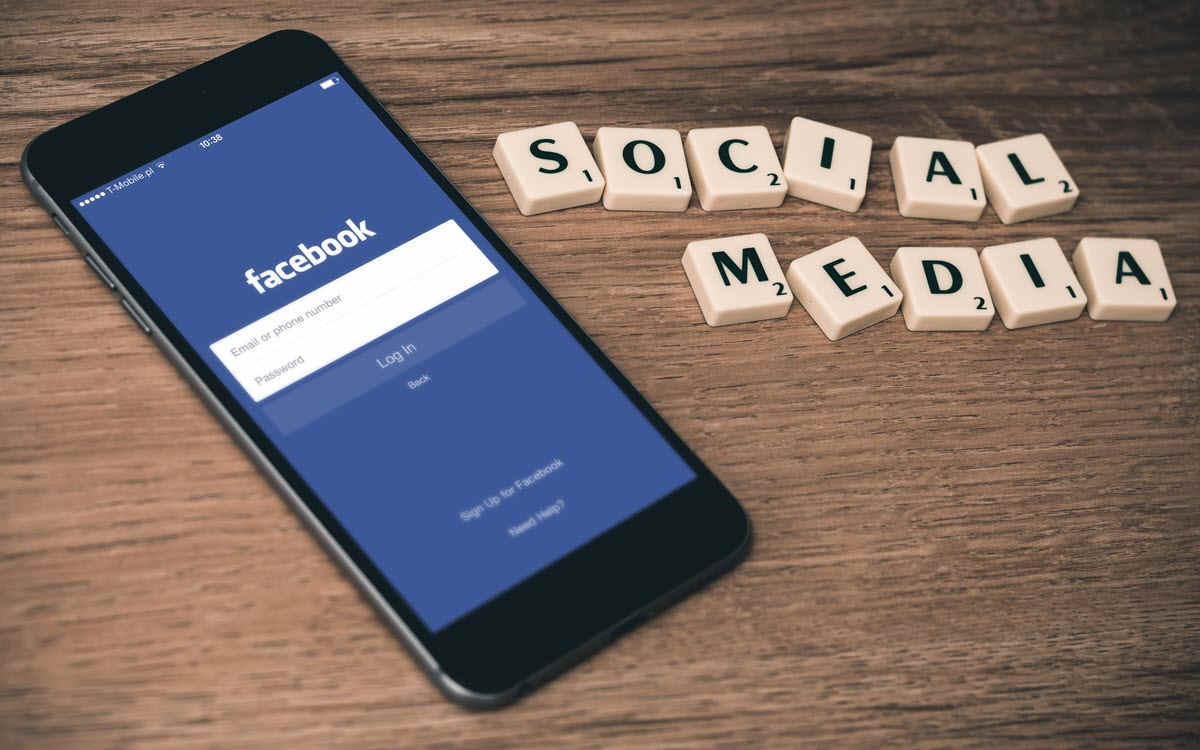 Facebook y Coursera lanzan un programa con certificado de marketing en redes sociales