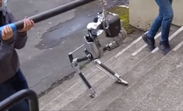 El robot ciego que sube escaleras