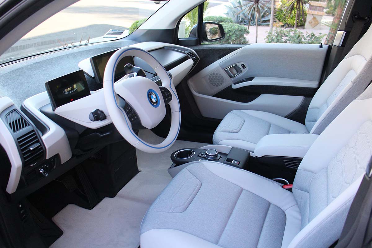 BMW exige suscribirse a un plan mensual de $18 para tener calefacción en el asiento de tu coche eléctrico