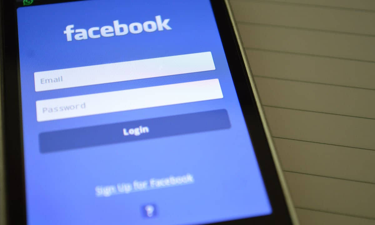 Facebook podría permitirte vincular hasta 5 perfiles a tu cuenta