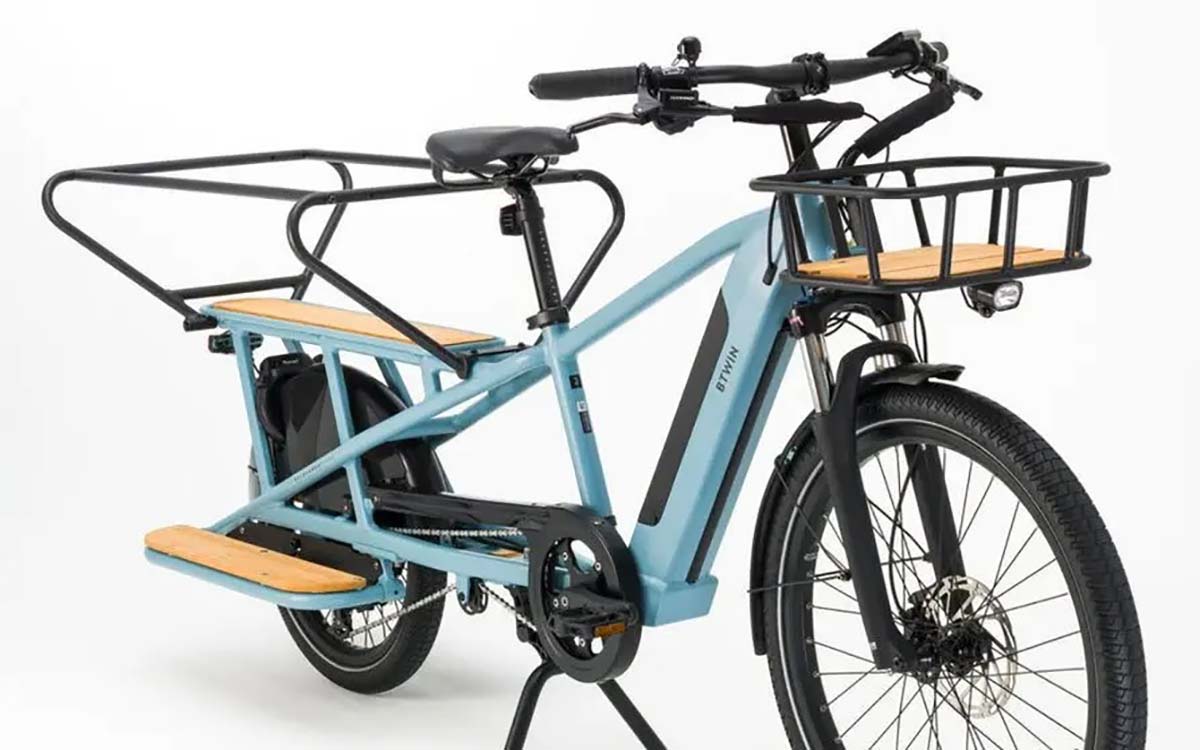Decathlon realizó el lanzamiento de una bicicleta eléctrica capaz de soportar hasta 170 kilos