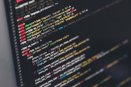 Crean una extensión para VS Code que describe y traduce a otro lenguaje un fragmento de código