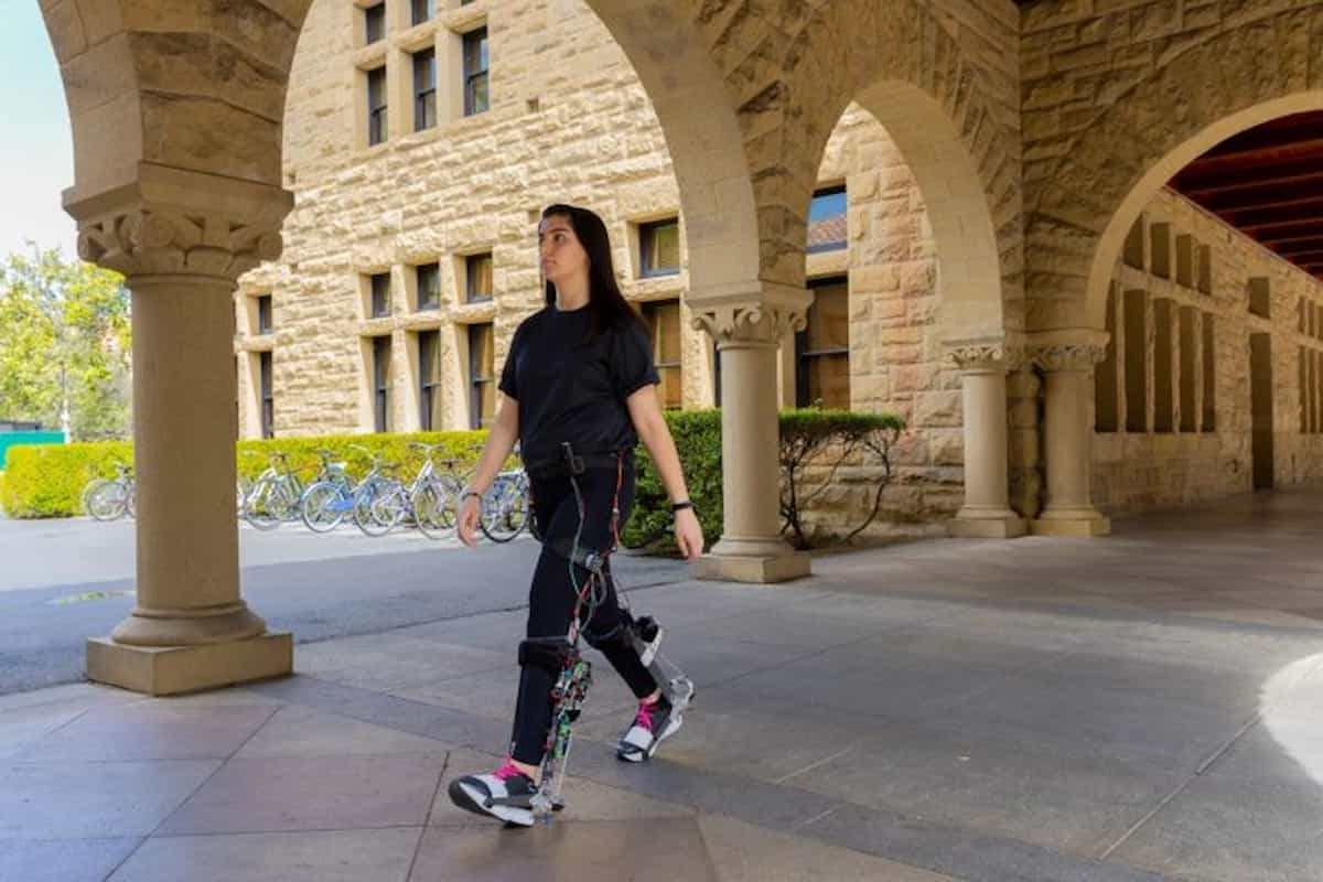 Científicos presentaron nuevo exoesqueleto con forma de bota que ayuda a caminar