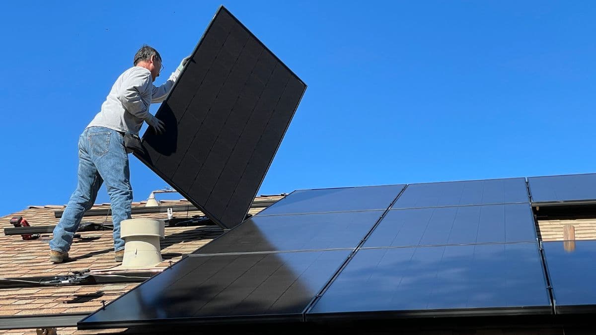 Investigación propone crear paneles solares a partir de los desechos de su fabricación