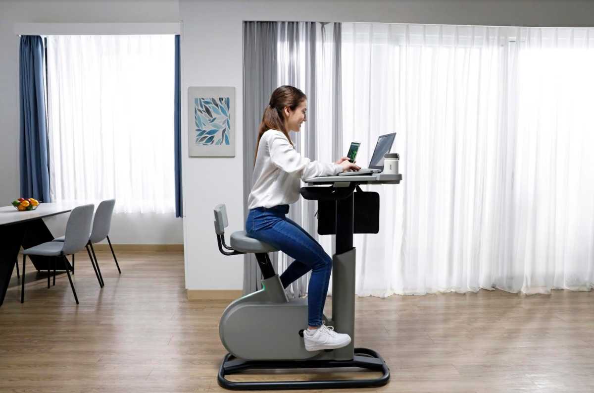 Así es eKinekt Bike Desk, lo nuevo de Acer para trabajar y hacer ejercicio al mismo tiempo