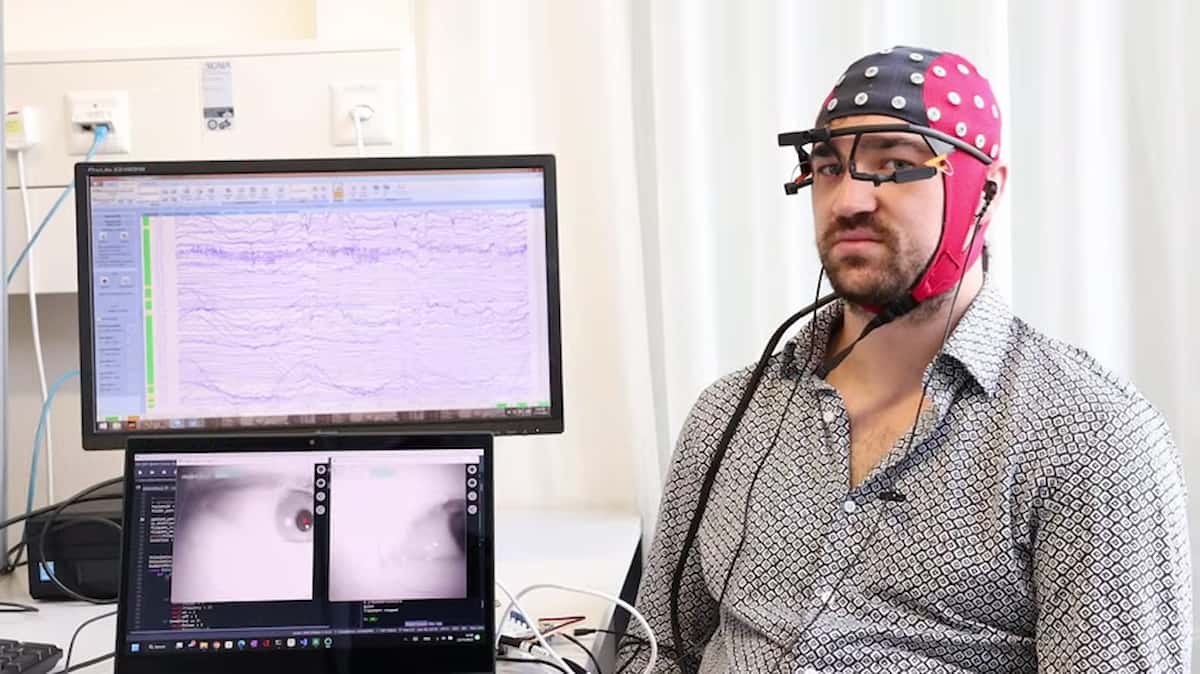 Un auricular inteligente podría ayudar a recuperar las acciones físicas después de un derrame cerebral