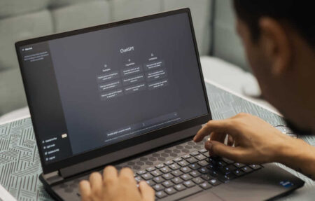 Si encuentras vulnerabilidades importantes en  ChatGPT podrías ganar dinero