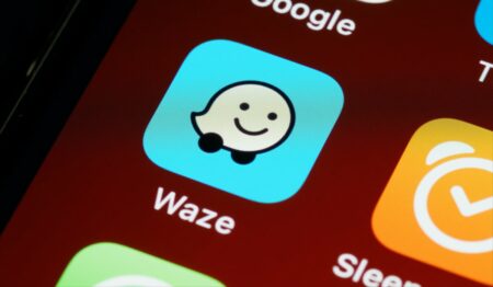 Cómo funcionan los avisos de radares de Waze y por qué deberías utilizarlo