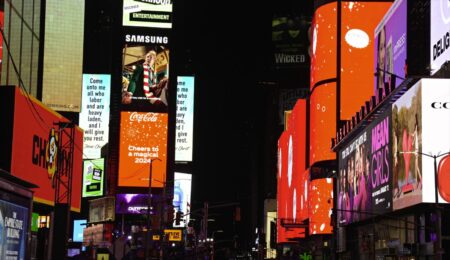 Credito Wei-Ta Chen, Tiger Party.