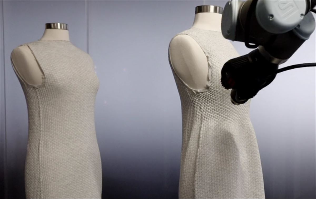 Un robot sastre que usa el calor para ajustar vestidos
