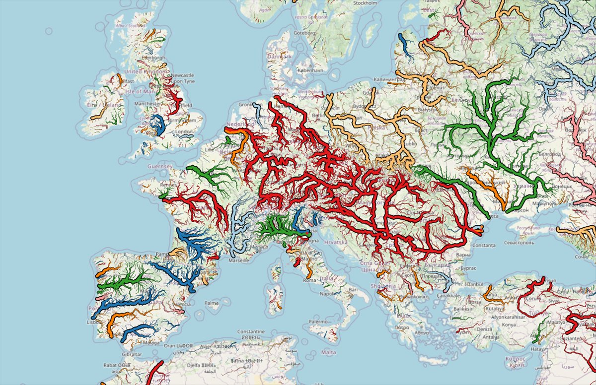 Descubre la magia de los ríos con WaterwayMap: un mapa interactivo y visualmente impresionante