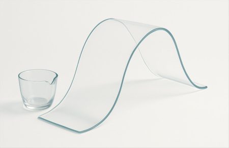 El mito del vidrio flexible romano y su eco en la ciencia moderna