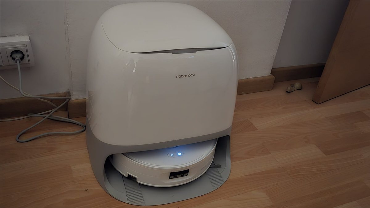 Roborock Qrevo Curv 2 Flow: análisis a fondo del primer robot aspirador de Roborock con mopa de rodillo autolimpiable
