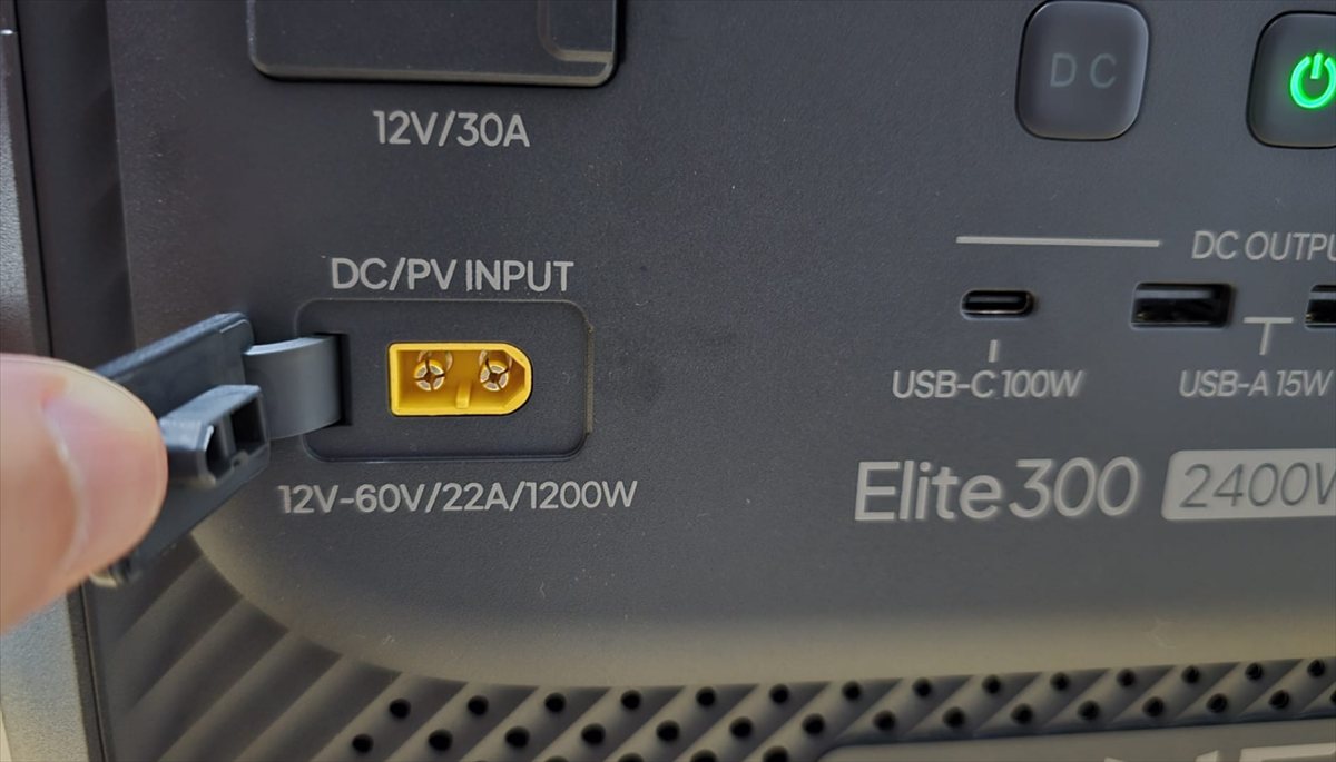 Entrada DC/PV: 12V-60V/22A/1200W para paneles solares o carga DC