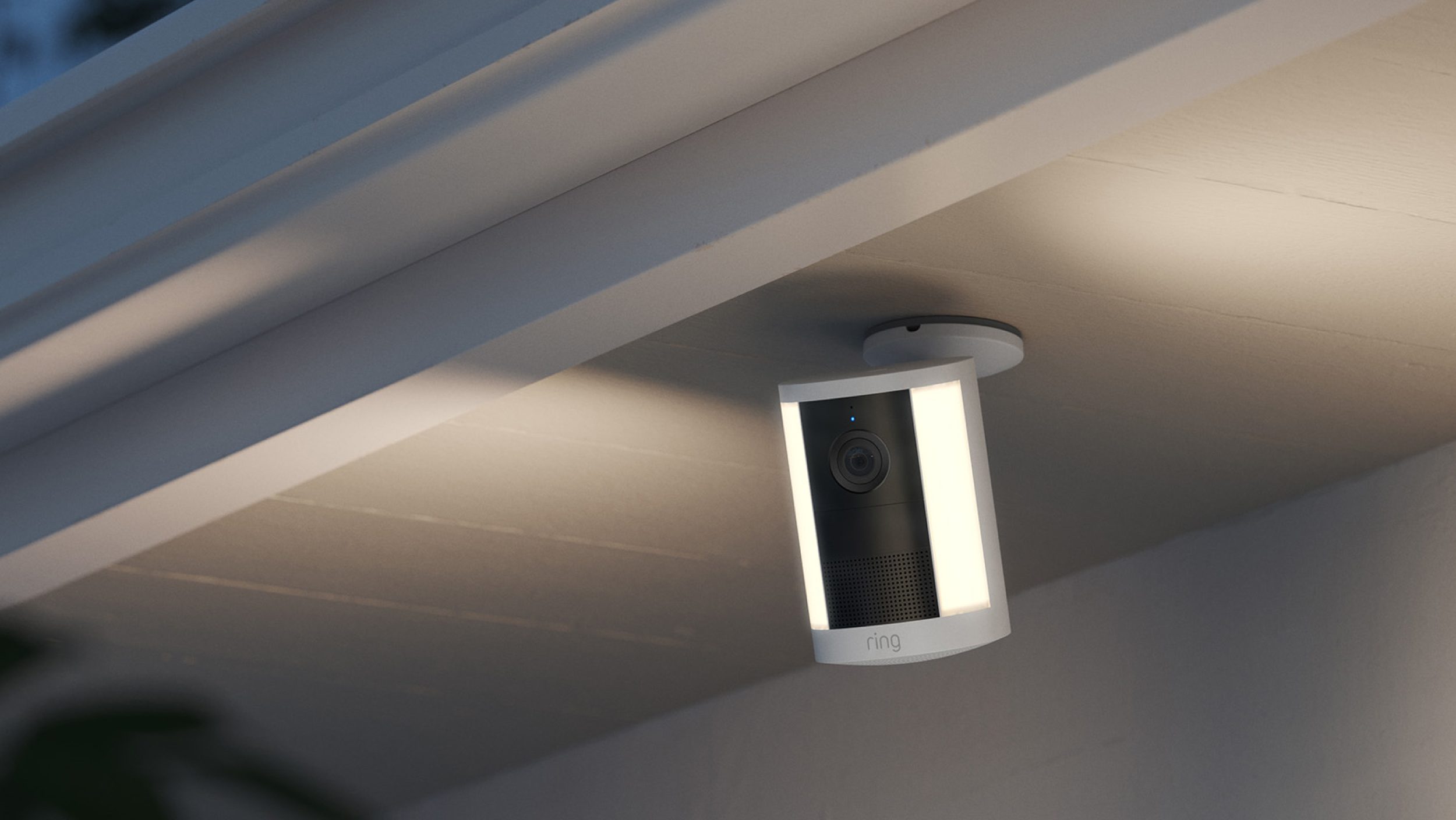 Ring convierte el 2K en el estándar de toda su gama exterior: las nuevas Spotlight y Floodlight Cam llegan a España desde $169,99