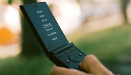 Light Flip: el móvil plegable anti-IA de 299 dólares que apuesta por el teclado T9 y la vida sin redes sociales