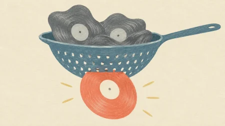 Un colador retiene discos deformados y deja pasar un vinilo, como metáfora del filtro de recomendaciones musicales.